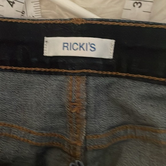 Rickie’s women’s denim button down skirt size 10 - Picture 3 of 4